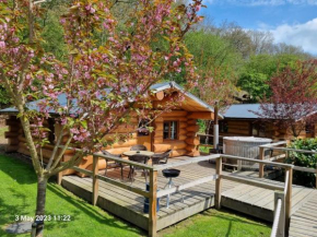 Mountain Edge Resort Lodge 1 with Hot Tub
